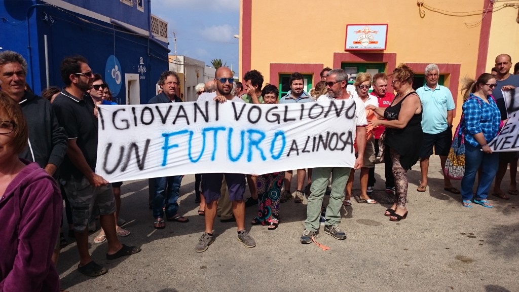 21-06-2015 -Linosa - sciopero Collegamenti Marittini (7)