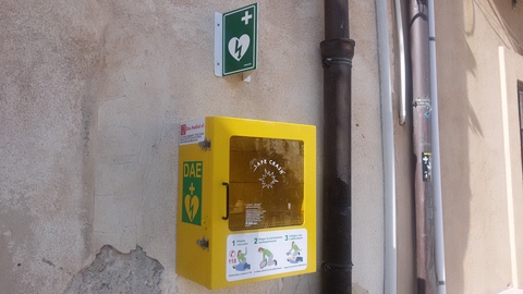 Aragona - Defibrillatore Piazza Umberto I (2)