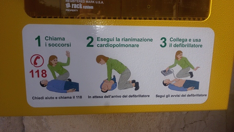 Aragona - Defibrillatore Piazza Umberto I (3)