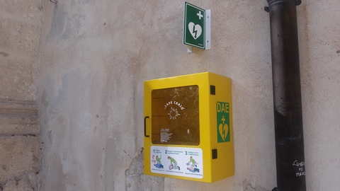 Aragona - Defibrillatore Piazza Umberto I (4)